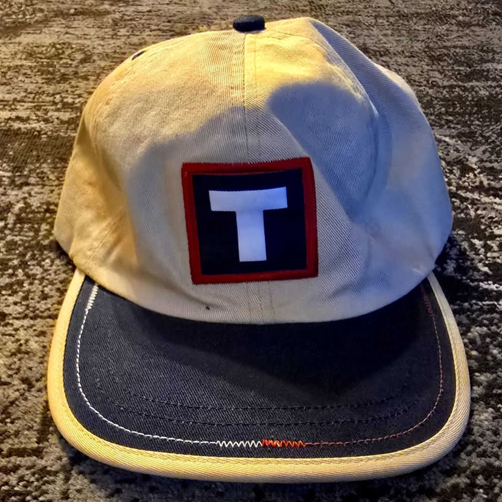 Tommy Hilfiger Vintage Logo Two-Tone Cap